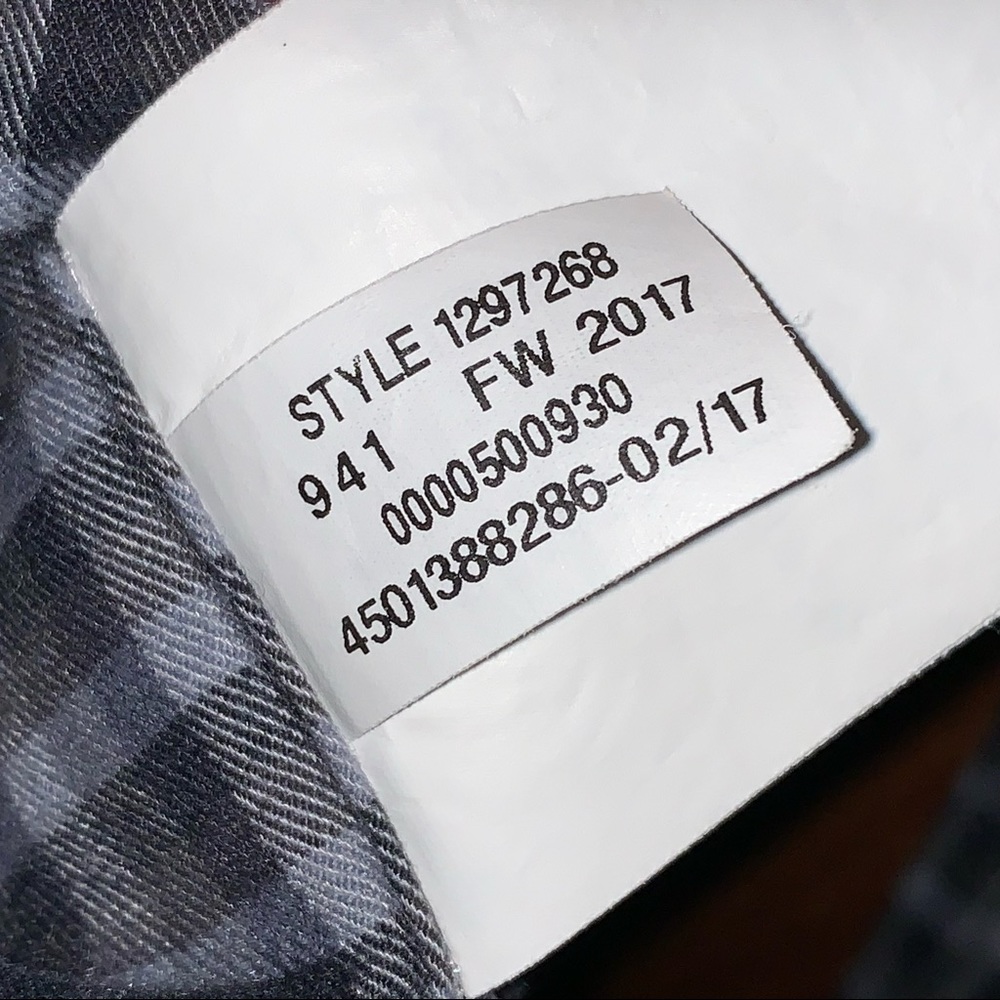 Men’s Small (S) UNDER ARMOUR ColdGear THREADBORNE Black Gray Insulated Shirt NEW - Picture 15 of 15